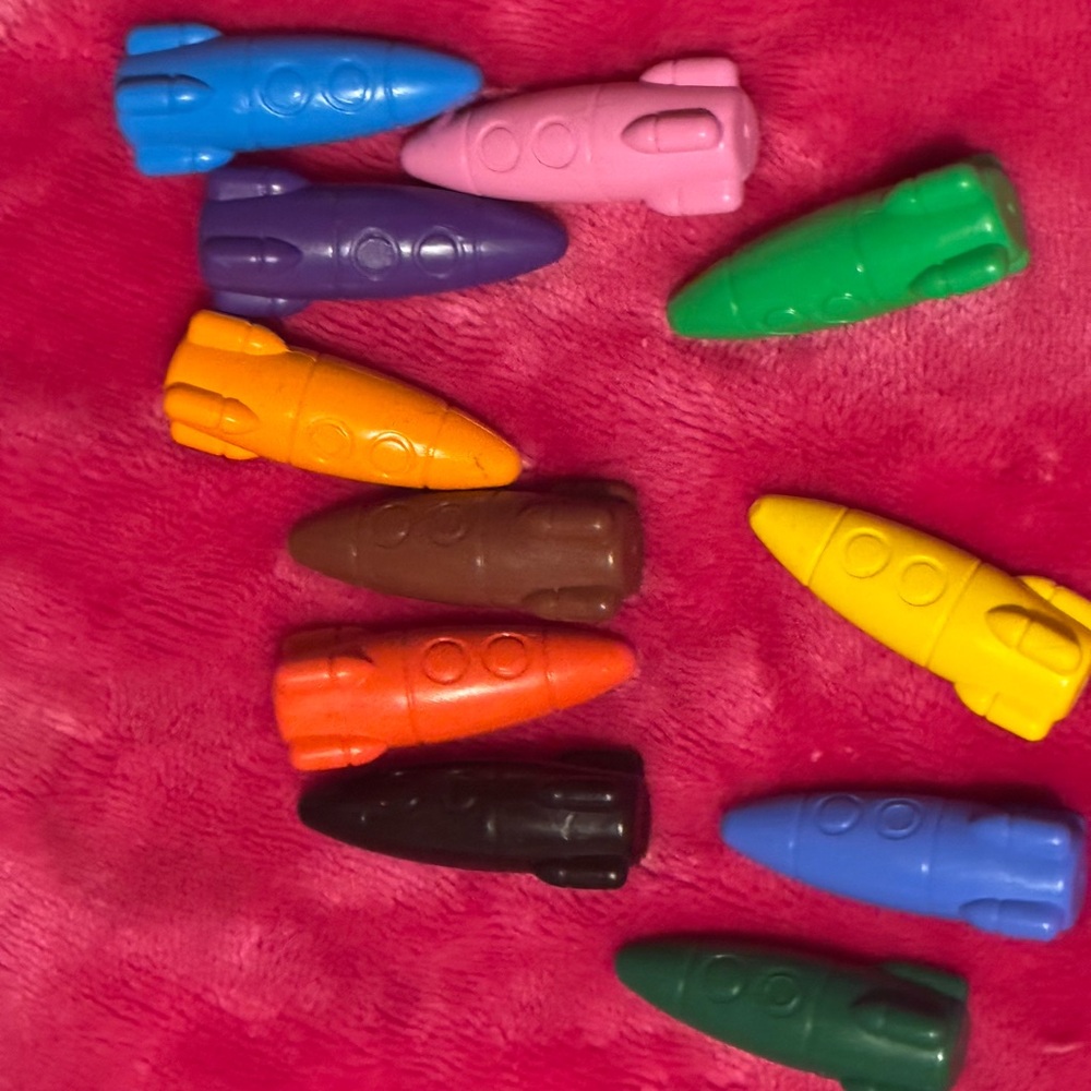 Colorful Rocket Crayons Set for Kids